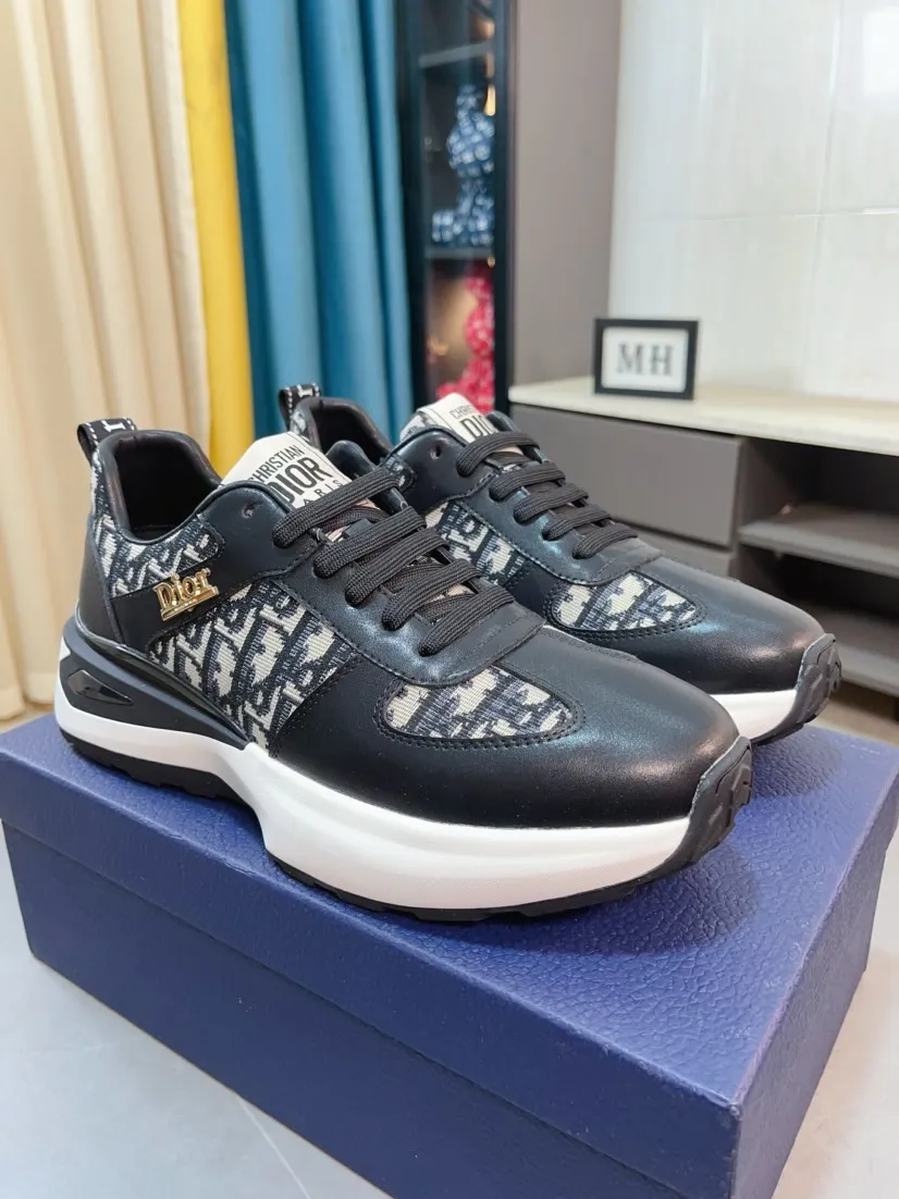 Men's men's shoes 💰458🌹🌹【Dior】Best-selling official website world premiere🔝High-end men's shoes brand official website latest series: The upper is made of imported cowhide with specially designed fabrics➕Mesh breathable lining. Make walking more convenient and comfortable! Compared with the official quality, Midea’s 1:1 replica. Create a fashionable personality to set off your uniqueness! A must-have for trendy men! Classic style. Men's sizes: 38-44.